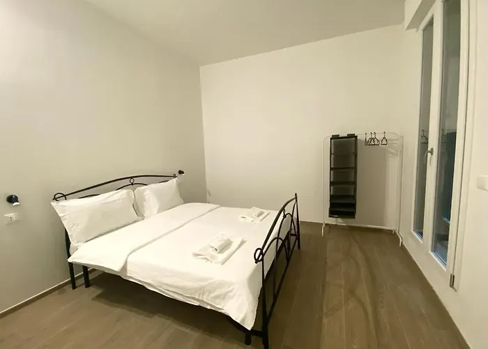 Via Galliera Apartment